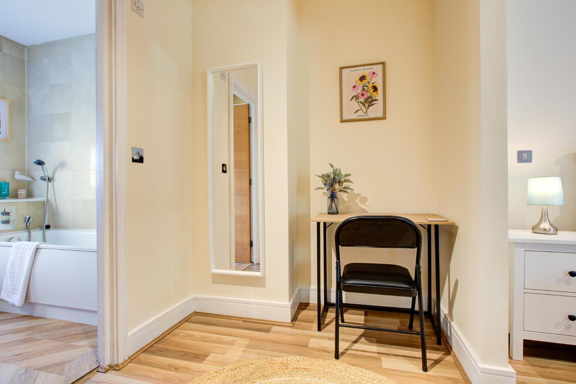 Stunning 4 Bedroom House * Londra