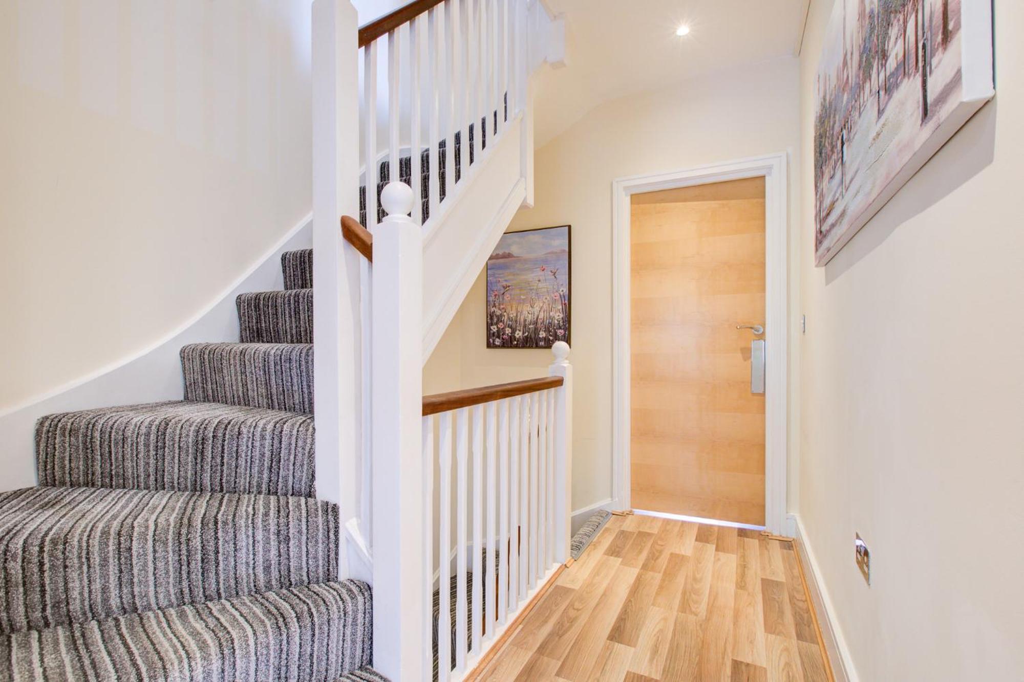 Stunning 4 Bedroom House * Londra